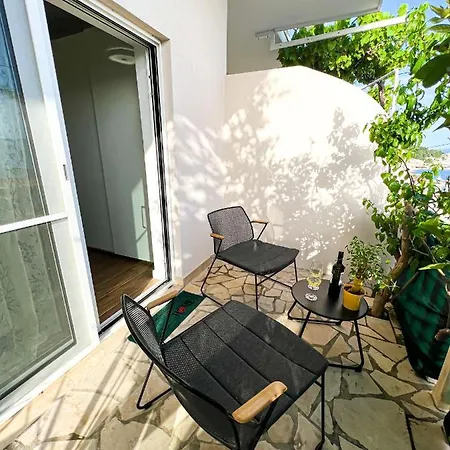 San-studio Dugi Rat